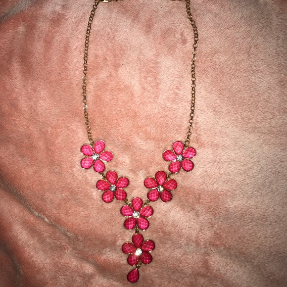 Jewelry - Pink flower necklace Jewelry - Pink flower necklace